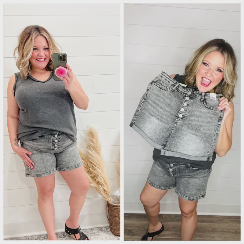 Judy Blue “Did You See That” Grey Buttonfly shorts