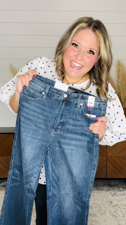 Judy Blue "Sweeter Than" Tummy Control Straight Leg Jeans (Petite)