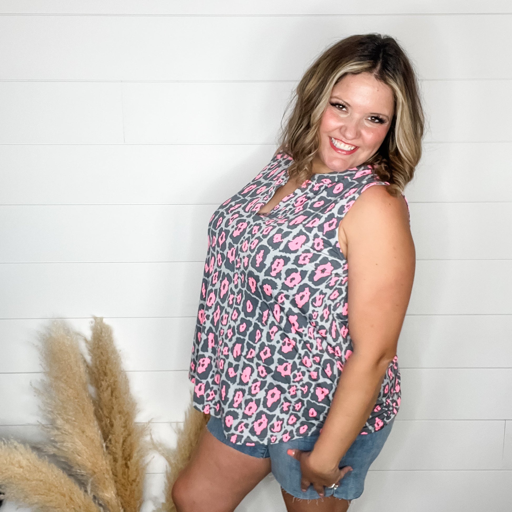 "Ramsey" Sleeveless Lizzy