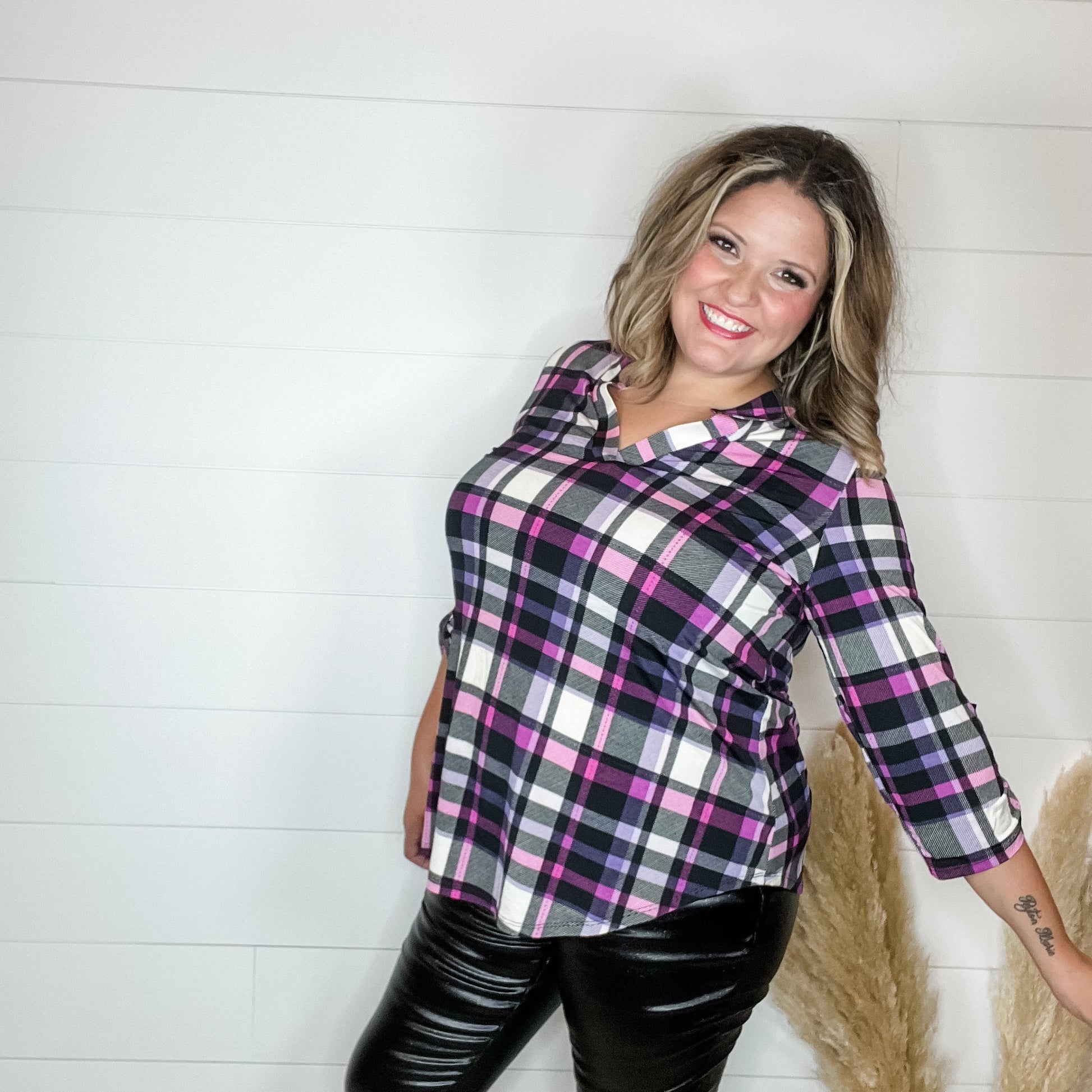 "Remark" Plaid Lizzy 3/4 Sleeve Split Neck