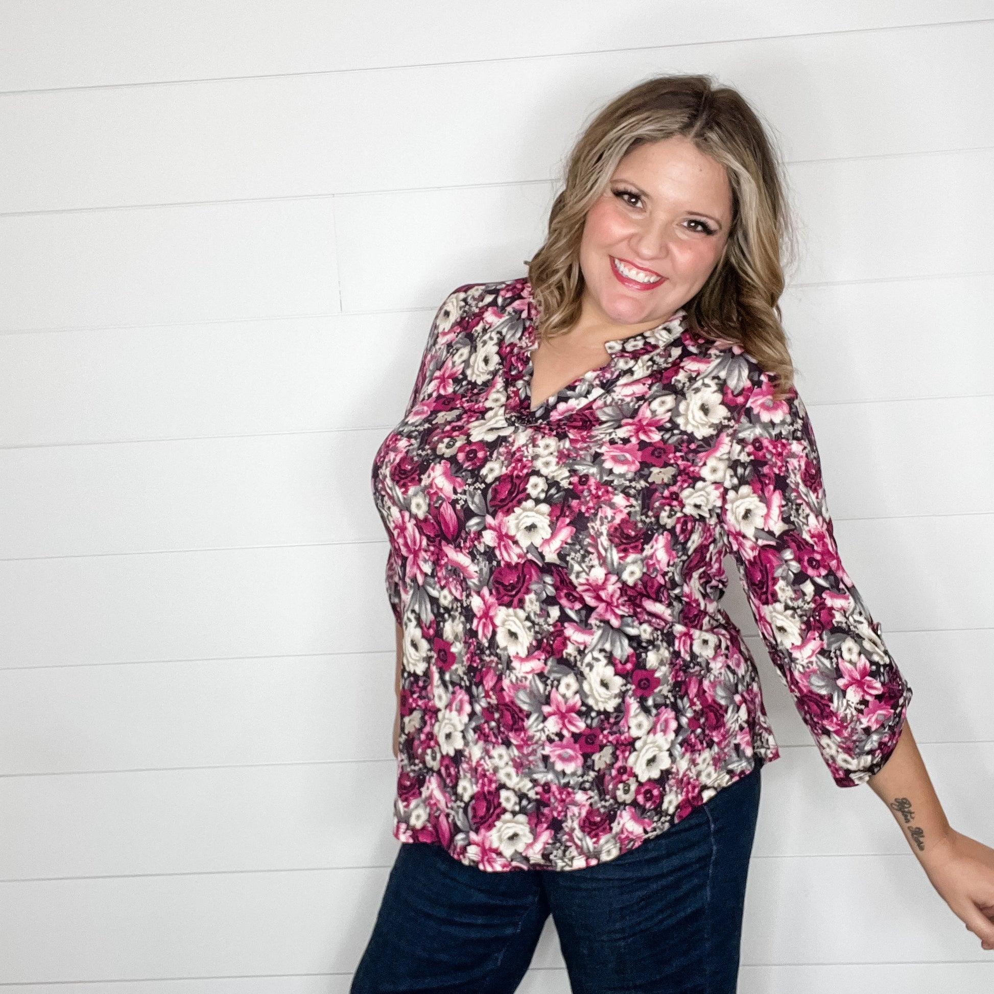 "Reynolds" Floral Lizzy 3/4 Sleeve Split Neck