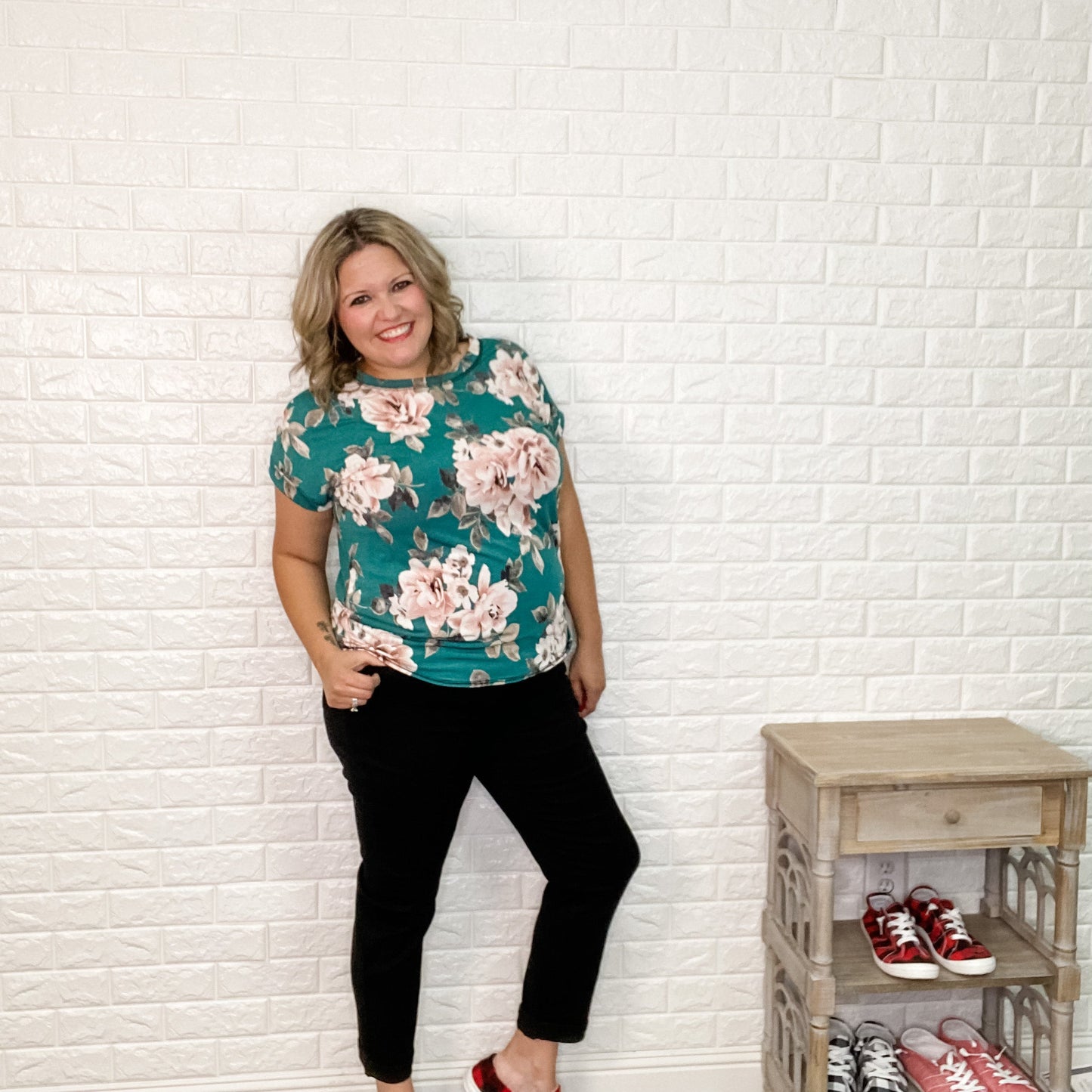 "Rita" Floral Round Neck Cuffed Sleeve