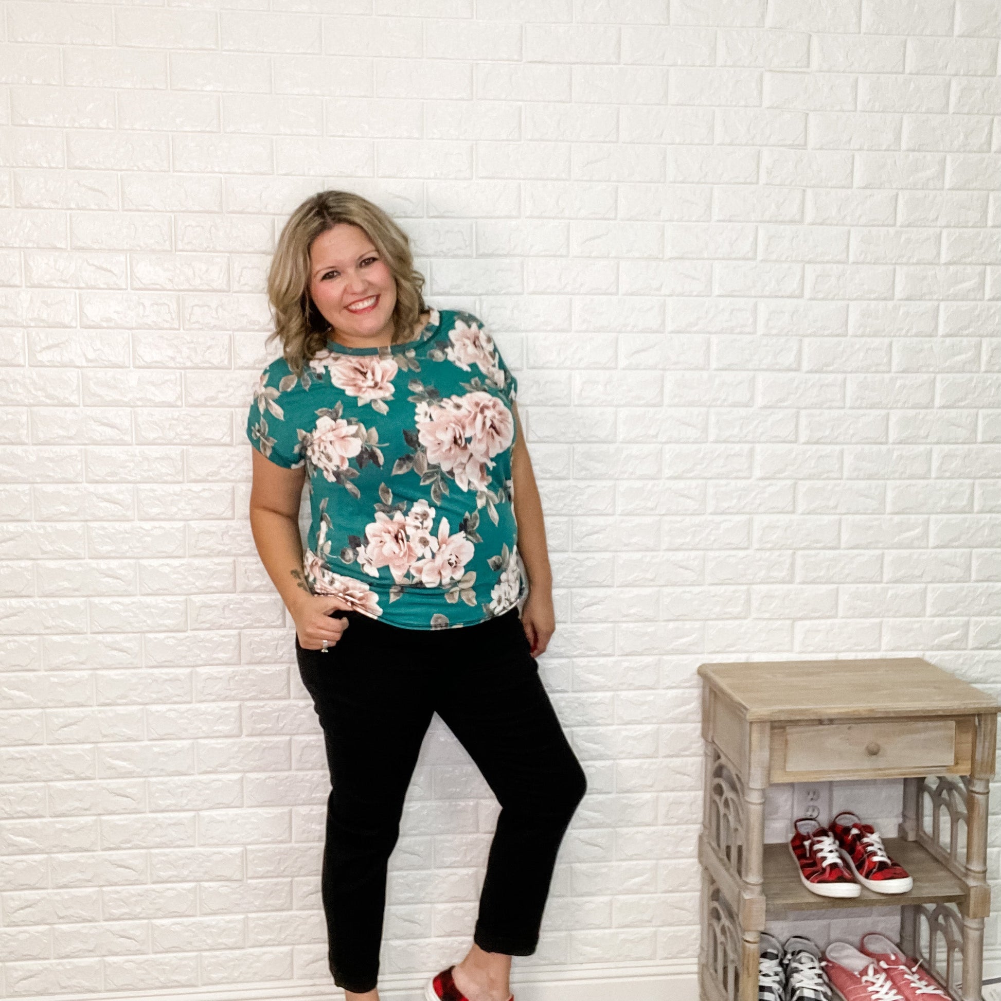 "Rita" Floral Round Neck Cuffed Sleeve