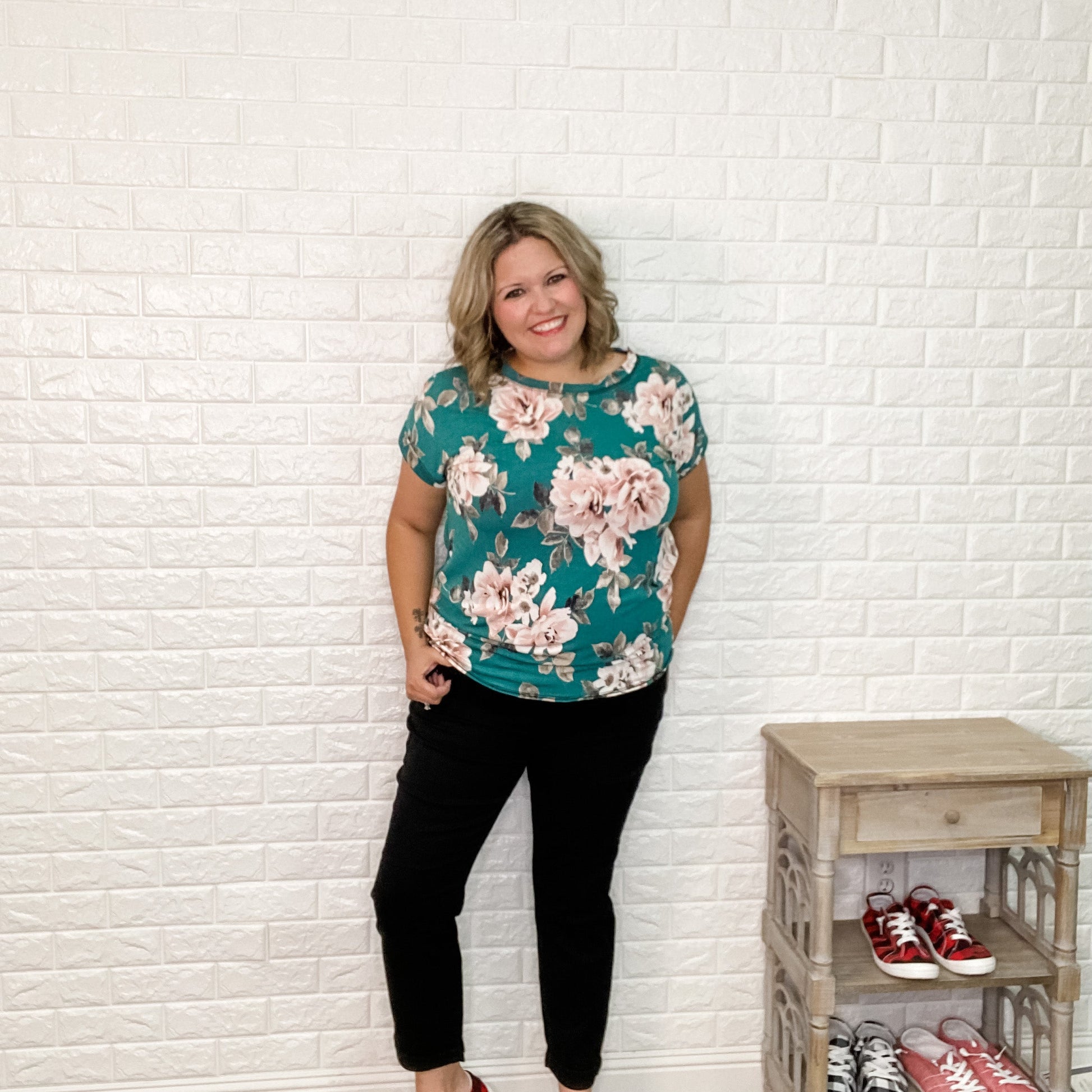 "Rita" Floral Round Neck Cuffed Sleeve