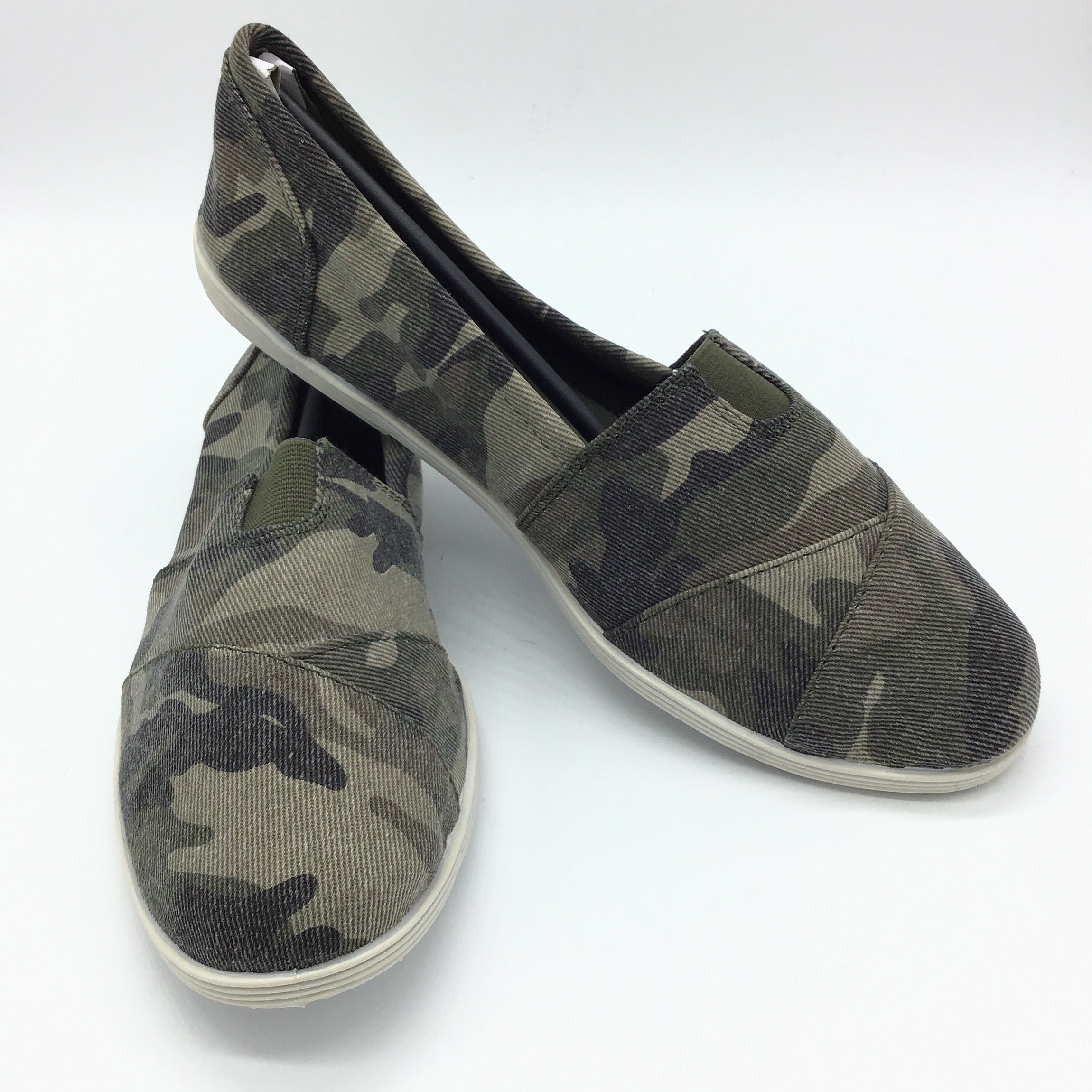 Round Toe Slip On (Camo)-Lola Monroe Boutique