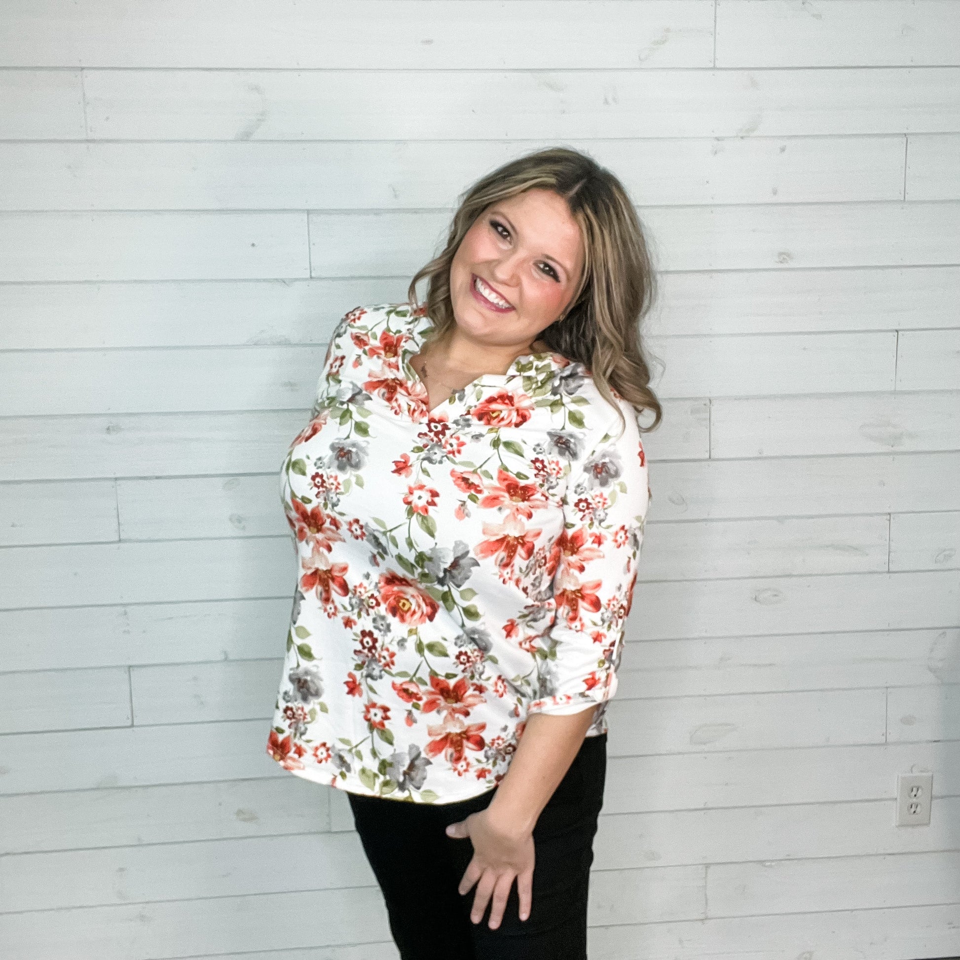 "Shilo" Floral 3/4 Split Neck