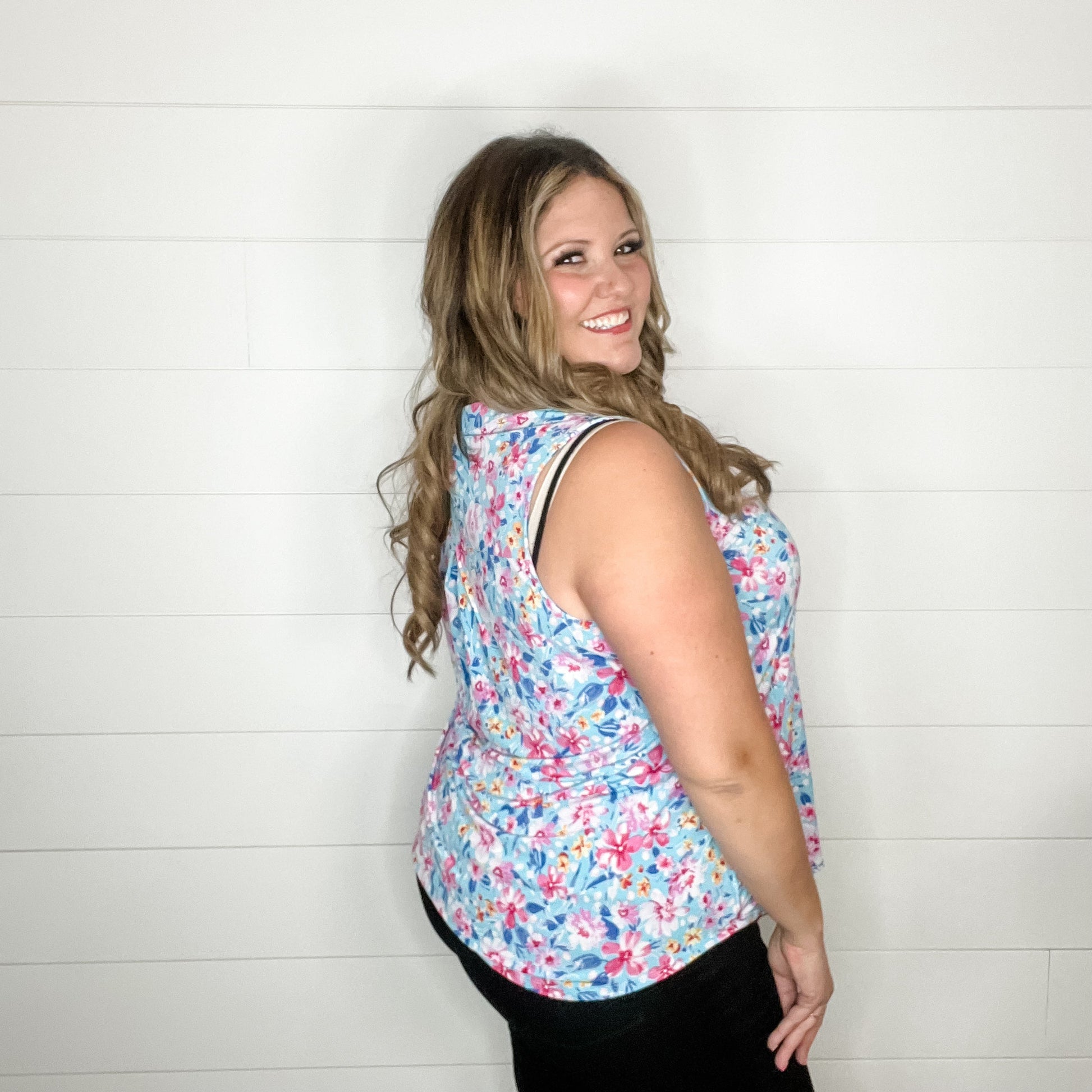 "Skyline" Sleeveless Lizzy