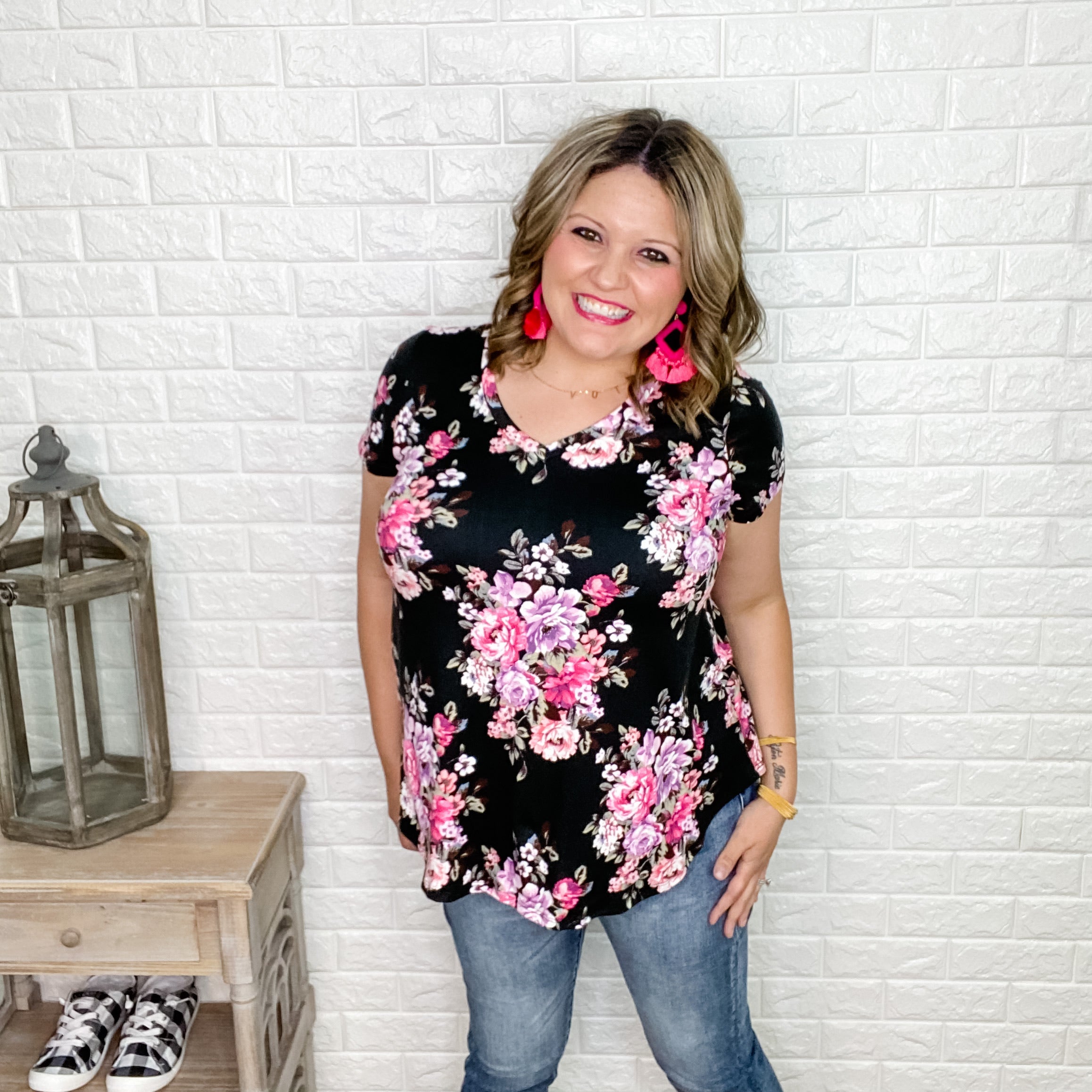 "Tanya" Floral V-Neck (Black/Pink)-Lola Monroe Boutique