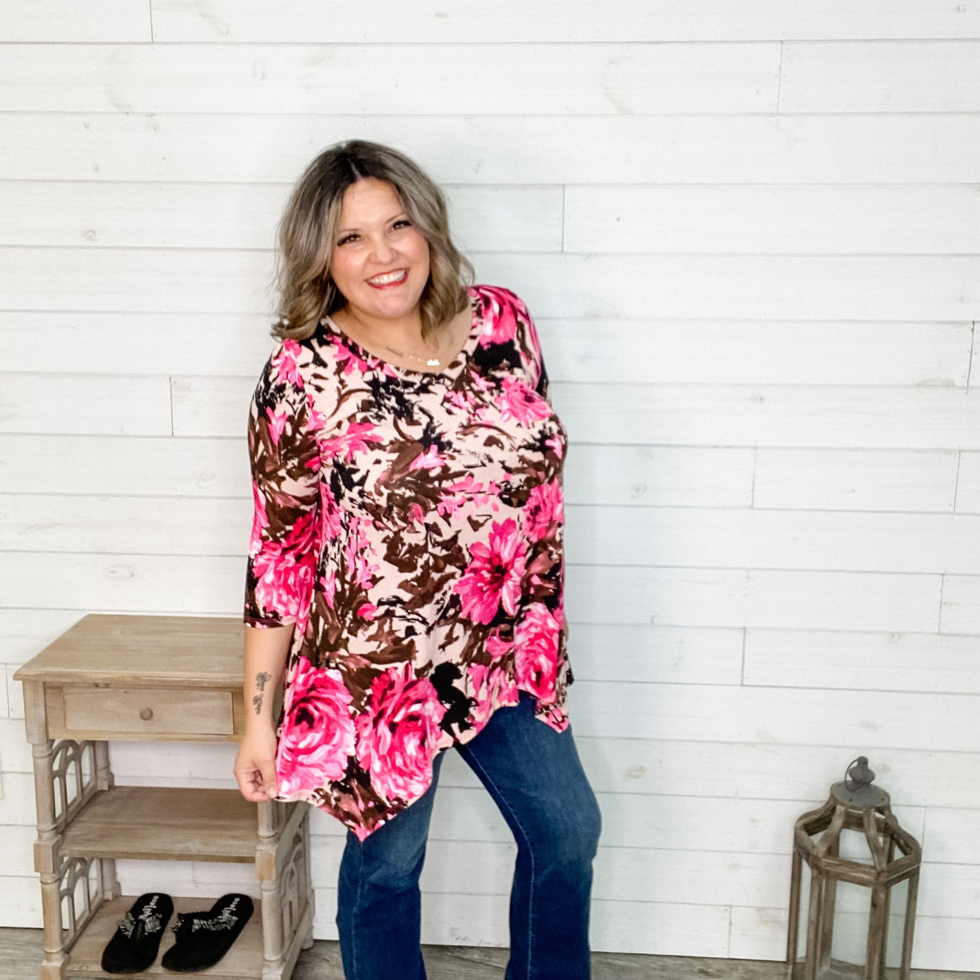 "Tawny" 3/4 Sleeve Floral V Neck Shark Bite Hem