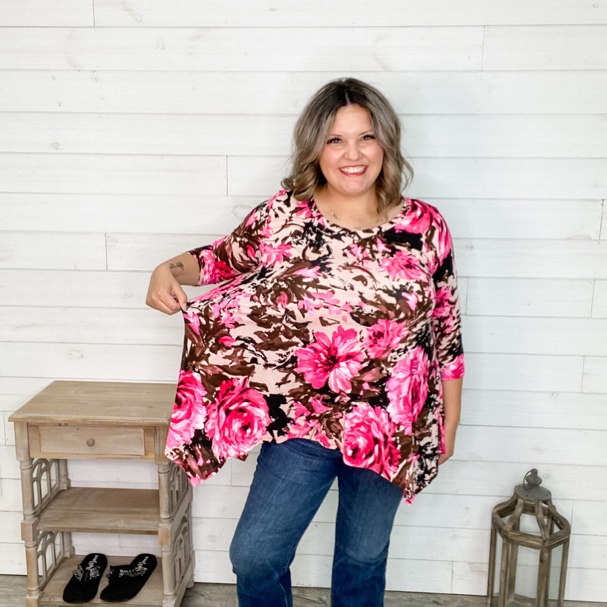 "Tawny" 3/4 Sleeve Floral V Neck Shark Bite Hem