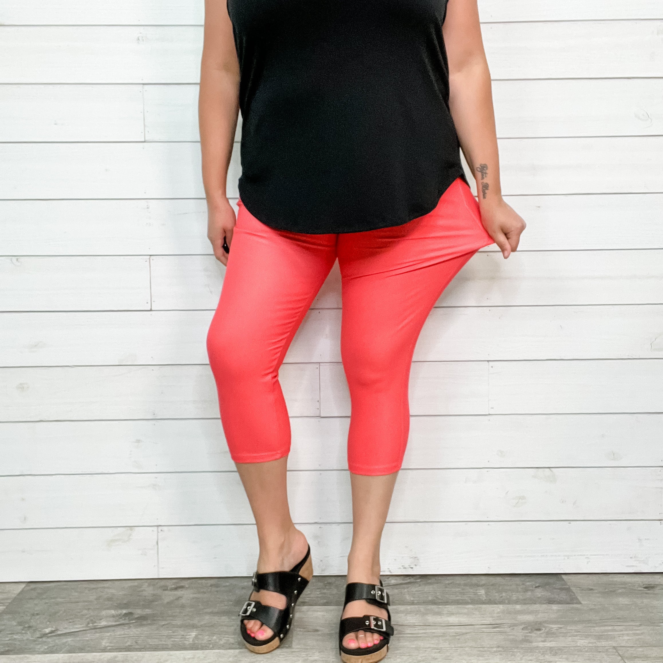 Trouser that Feel Like Jeggings Capris (Coral)-Lola Monroe Boutique