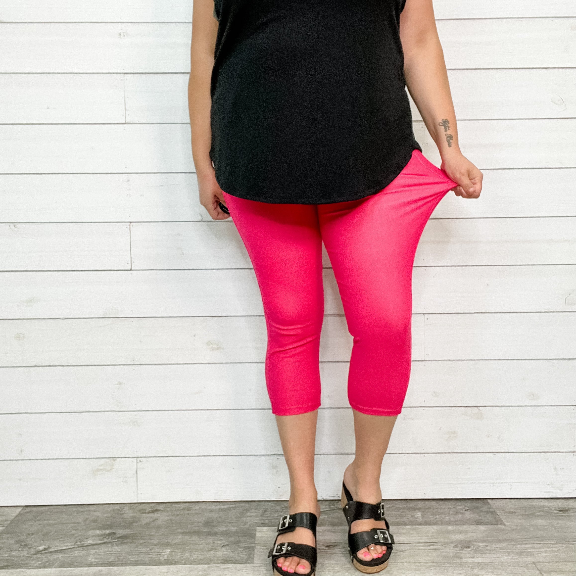 Trouser that Feel Like Jeggings Capris (Fuchsia)-Lola Monroe Boutique