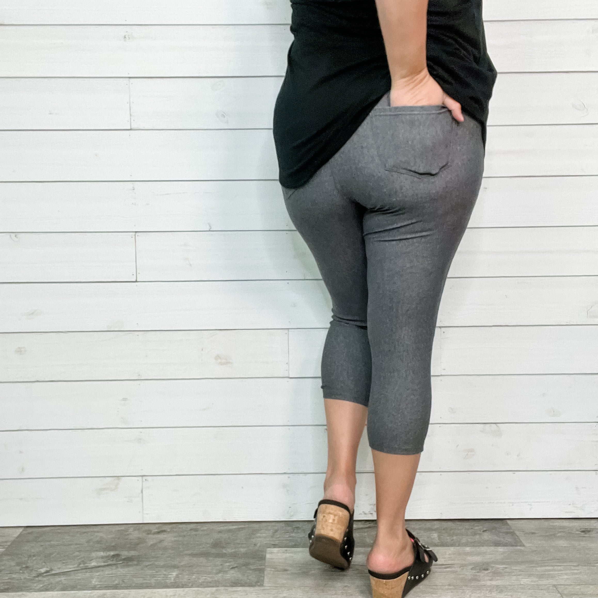 Trouser that Feel Like Jeggings Capris (Grey)-Lola Monroe Boutique