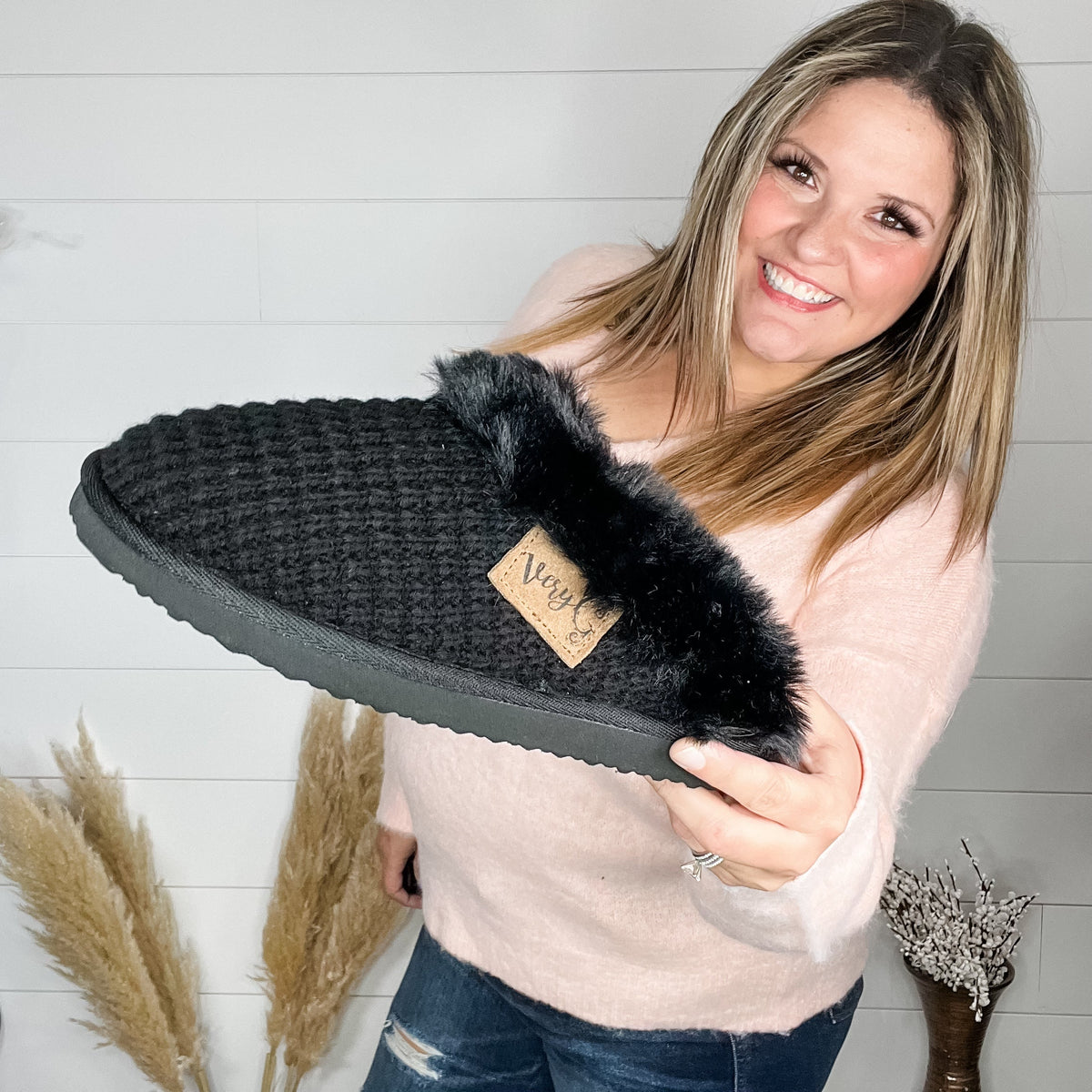 "Sweater" Open Back Fur Lined Slipper Shoe (Black)-Lola Monroe Boutique