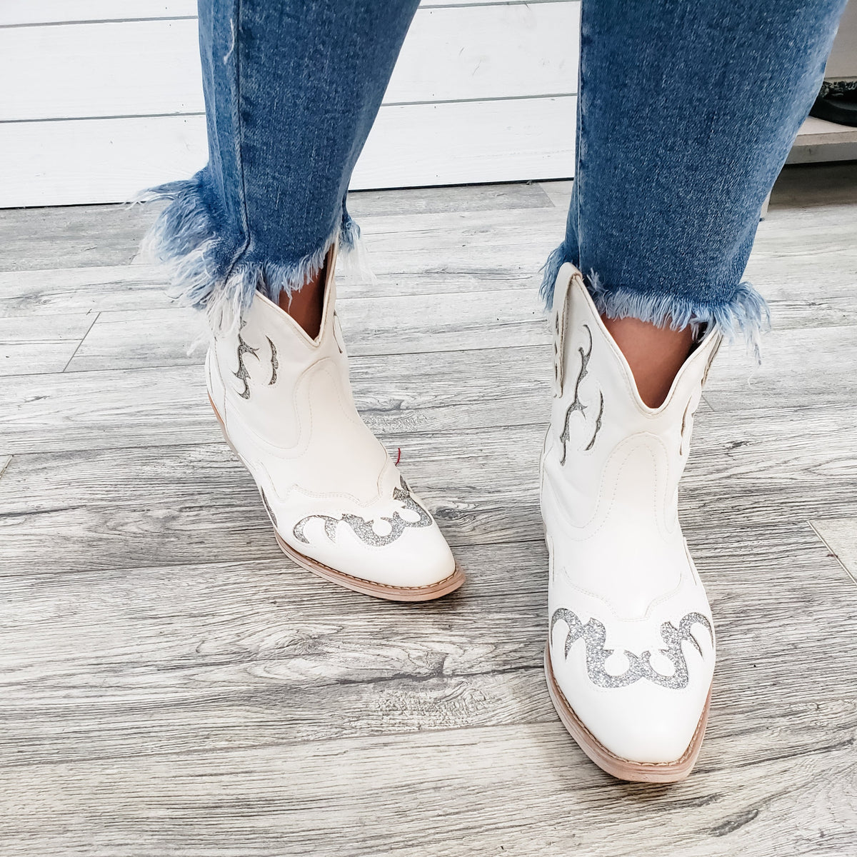 "Kaylee 2.0" Western Style Bootie (White)