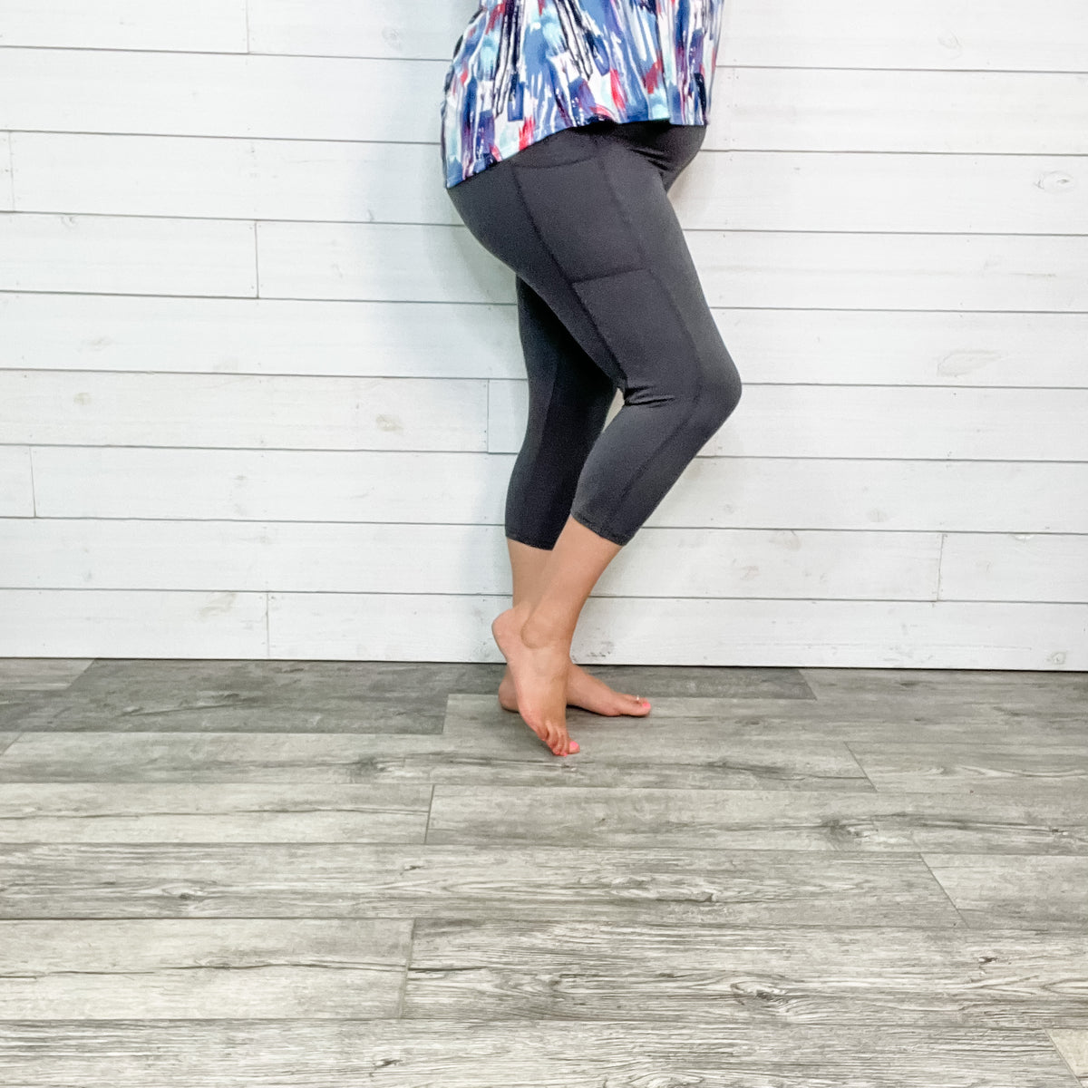 Classic Legging Style Capris With Pocket (Grey)