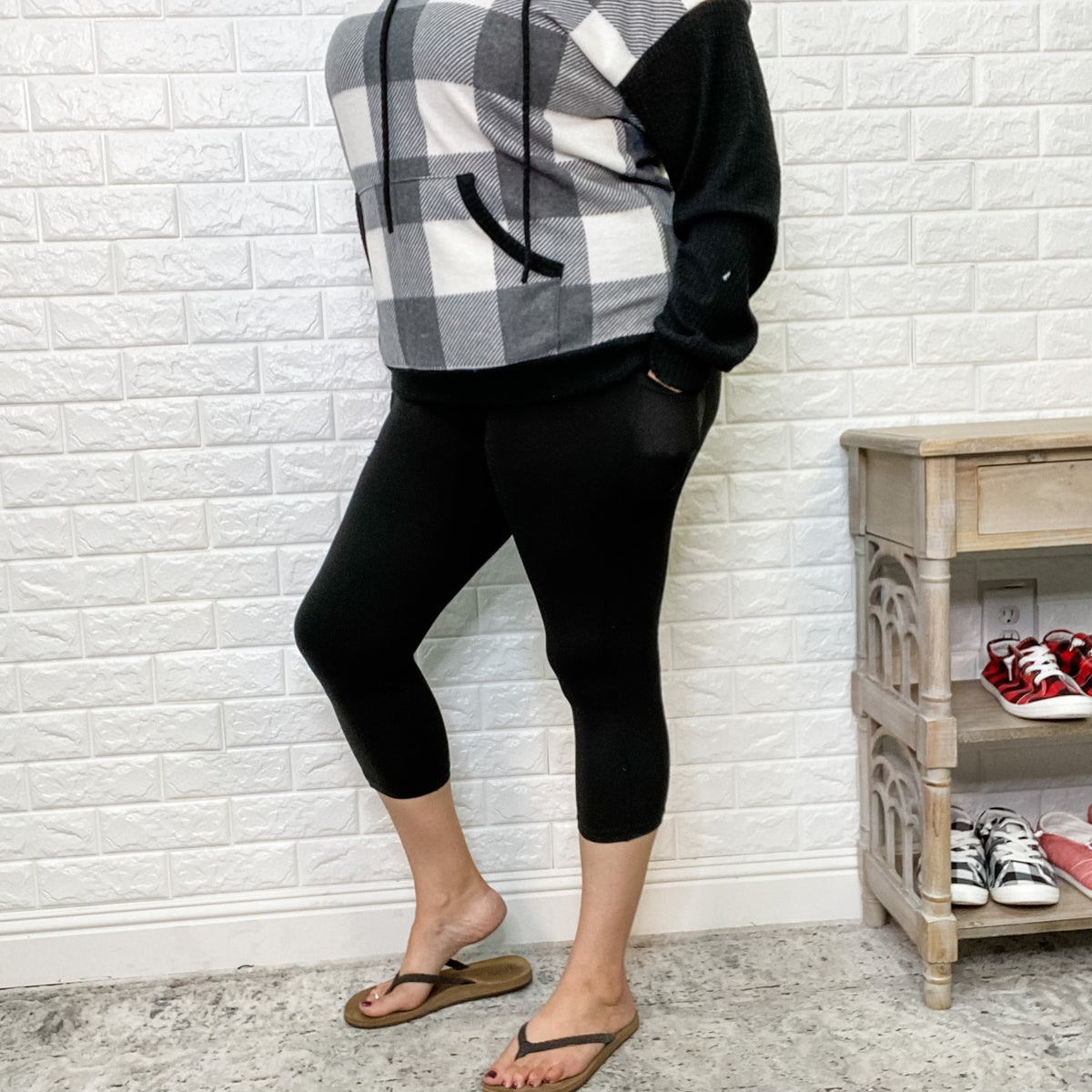 Classic Black Legging Style Capris With Pockets – Lola Monroe Boutique