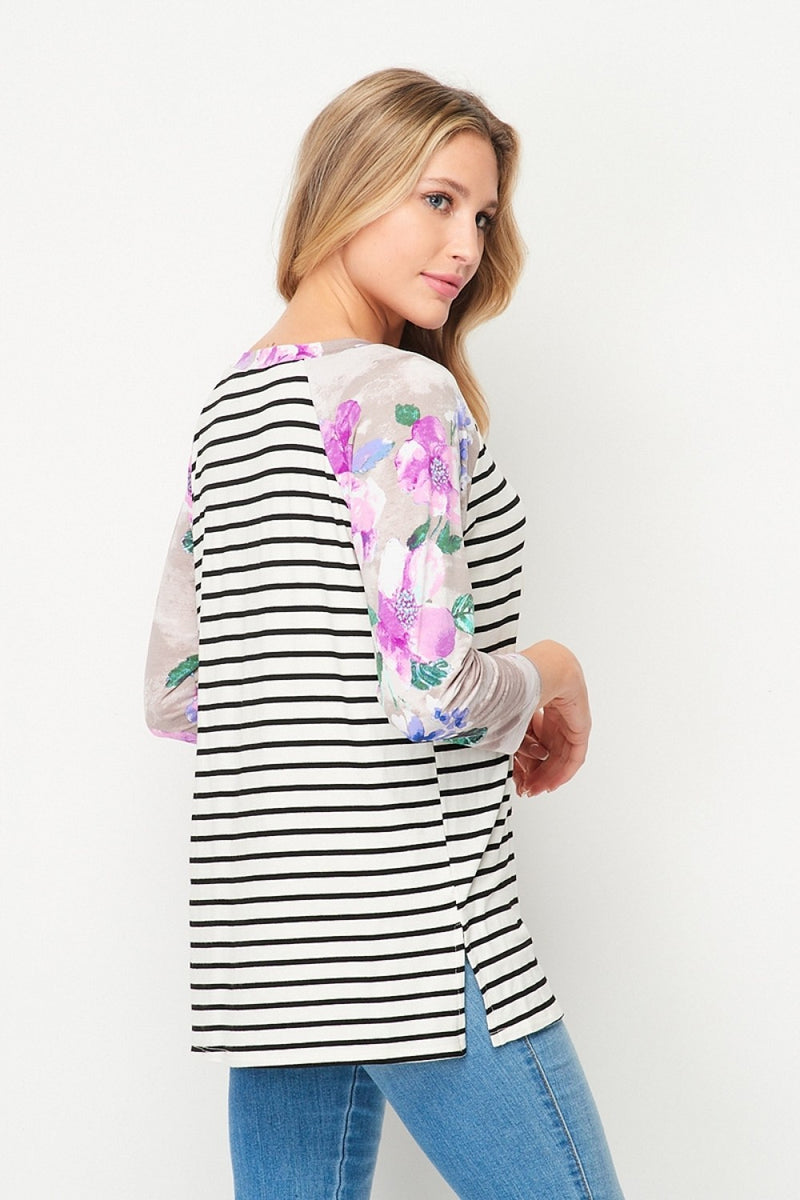 "Lucy" 3/4 Sleeve V Neck Floral Accents-Lola Monroe Boutique
